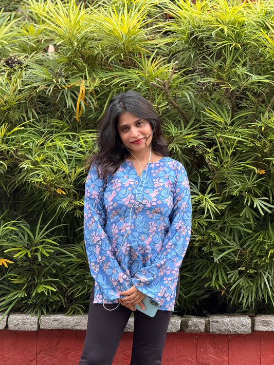 Meher, Your everyday floral kurti, made for office days, college and everything in between.