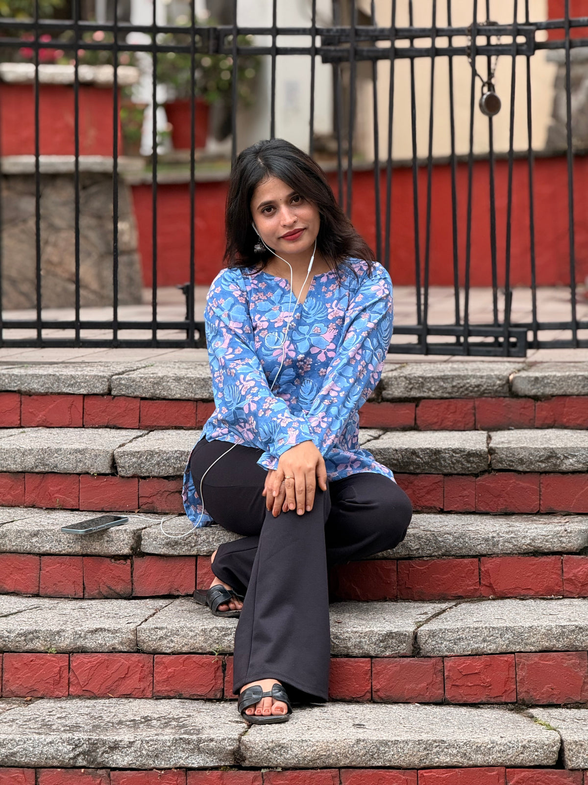 Meher, Your everyday floral kurti, made for office days, college and everything in between.